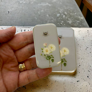 Bee and Rose stitch marker tin