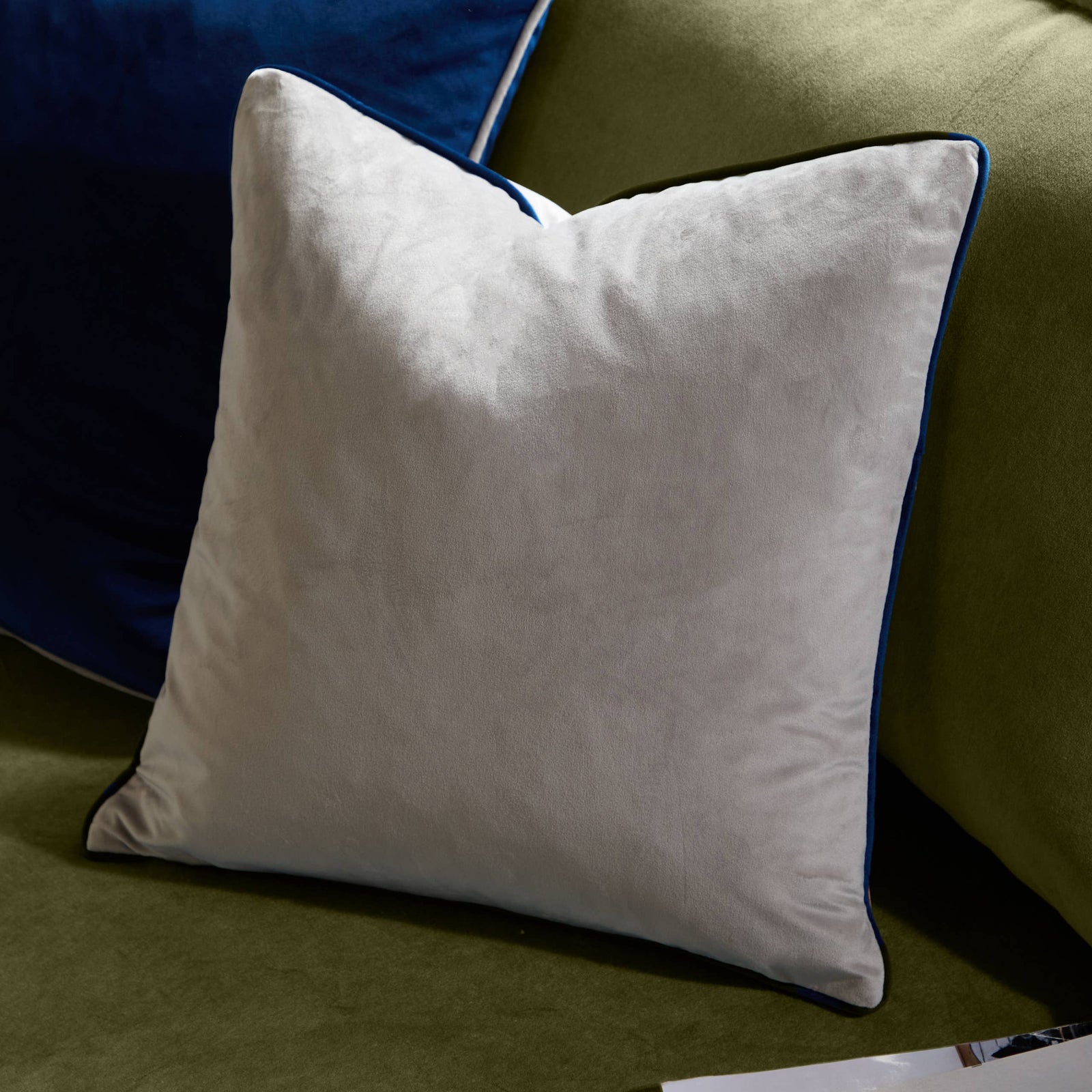 Meridian Velvet Cushion Silver/Navy