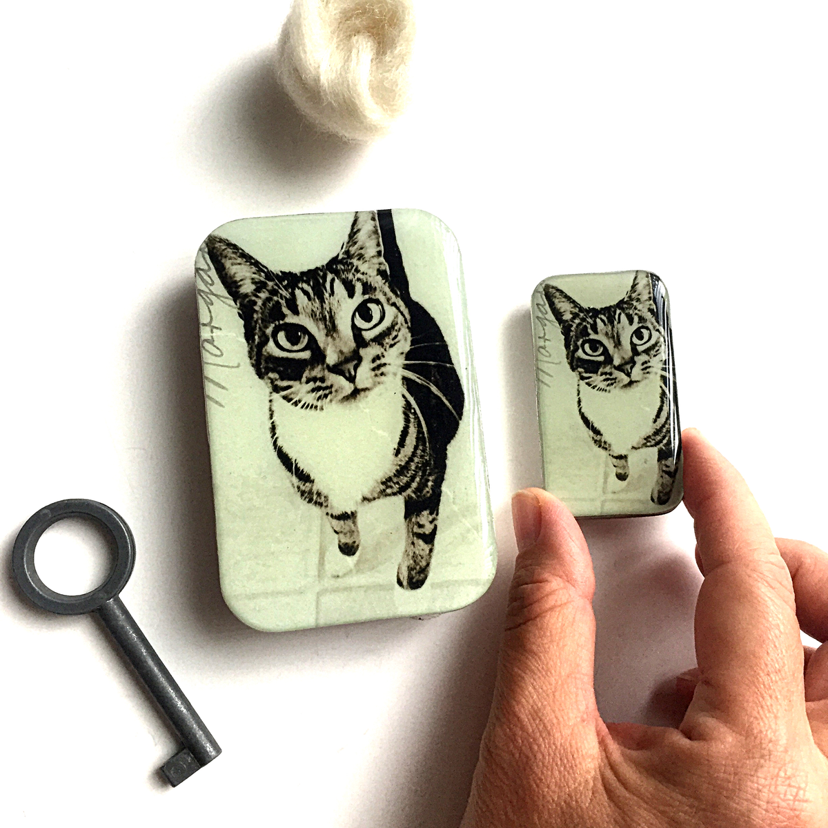 Cat Tin, Knitting Notions Tin